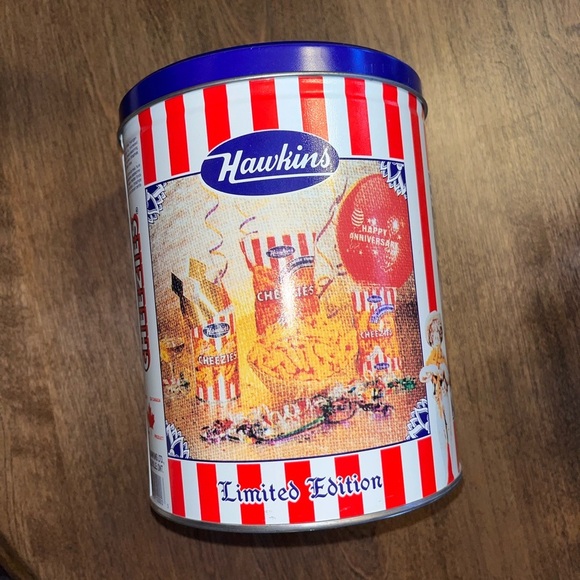 Hawkins Blue and Red Cheezies Tin - Picture 2 of 3
